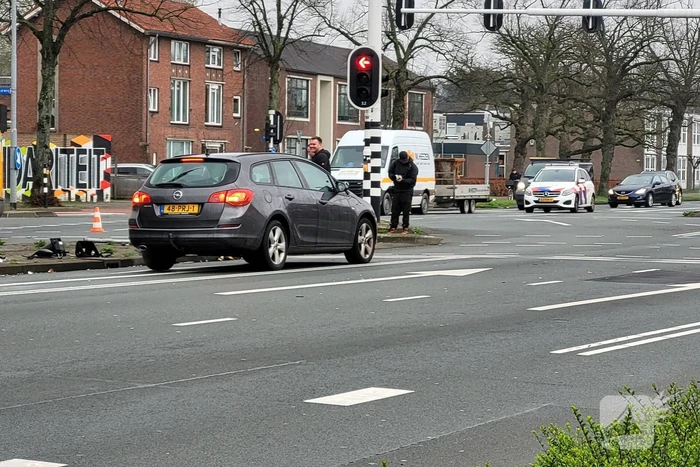 Automobilist ramt verkeerslicht