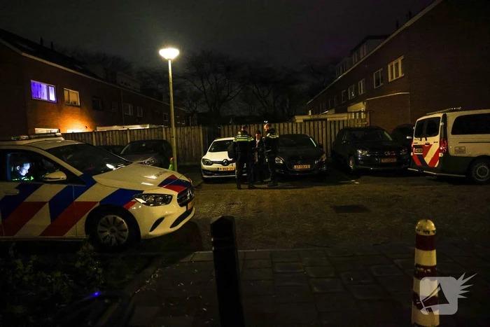 Vier mannen overvallen woning en slaan op vlucht