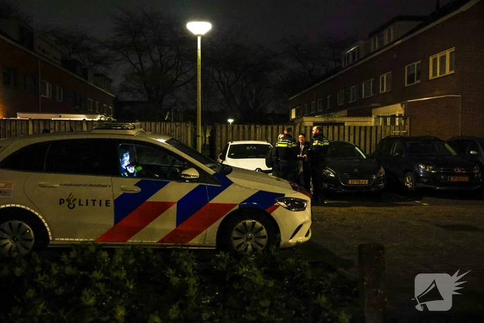 Vier mannen overvallen woning en slaan op vlucht