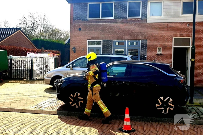 Brandweer doet onderzoek in woning