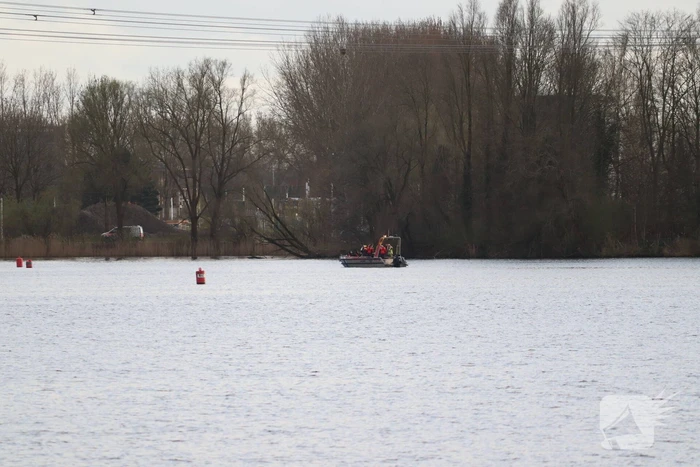 Grote zoektocht na aantreffen boot