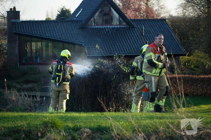 Brand rondom transformatorhuis snel geblust
