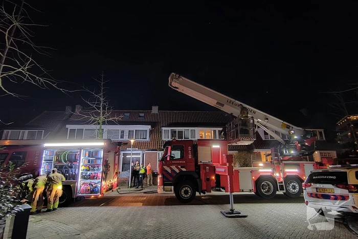 Brand in schoorsteen van woning