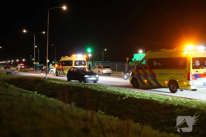 Zwaargewonde bij botsing tussen auto en motor
