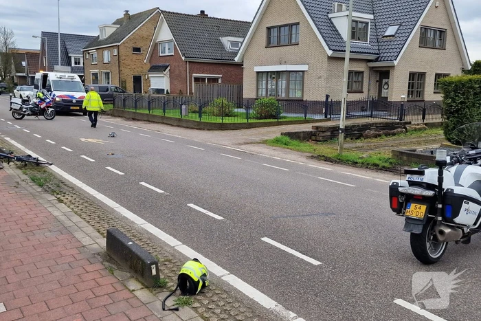 Motoragent onderweg naar overval krijgt ongeval met fietser