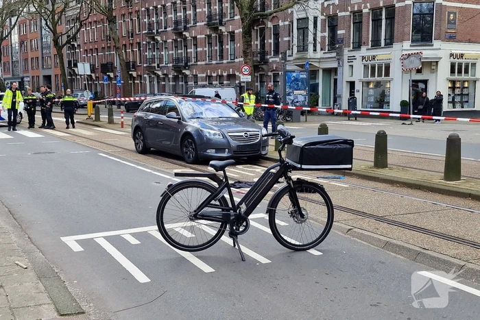 Traumateam ingezet voor ernstig ongeval tussen fietser en taxi