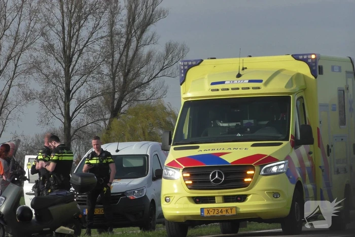 Scooterrijder en fietser in botsing