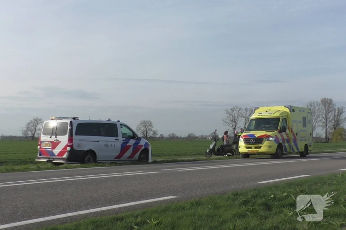 Scooterrijder en fietser in botsing