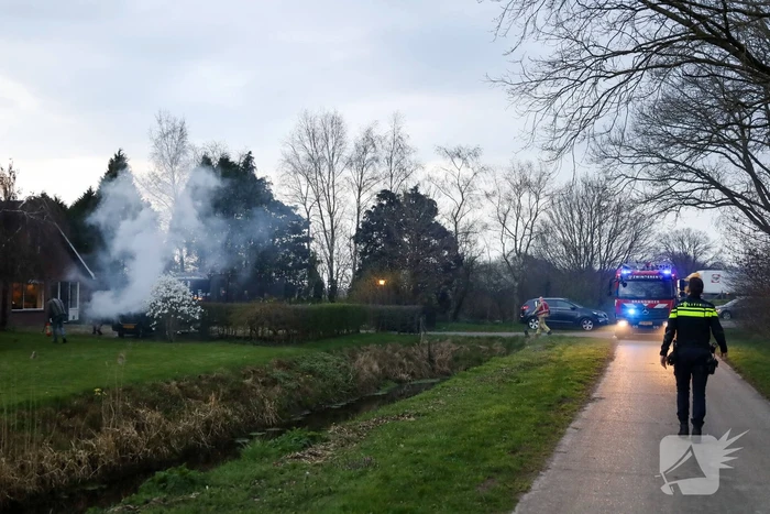 Bestelbus zwaar beschadigd door brand