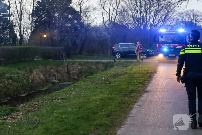 Bestelbus zwaar beschadigd door brand