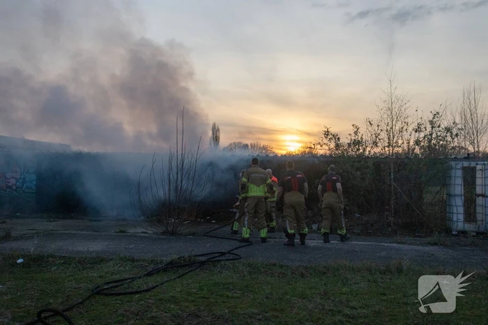 Brand op afgelegen terrein