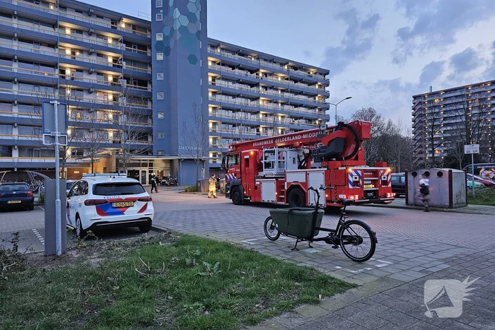 Rook uit flatwoning op vierde etage