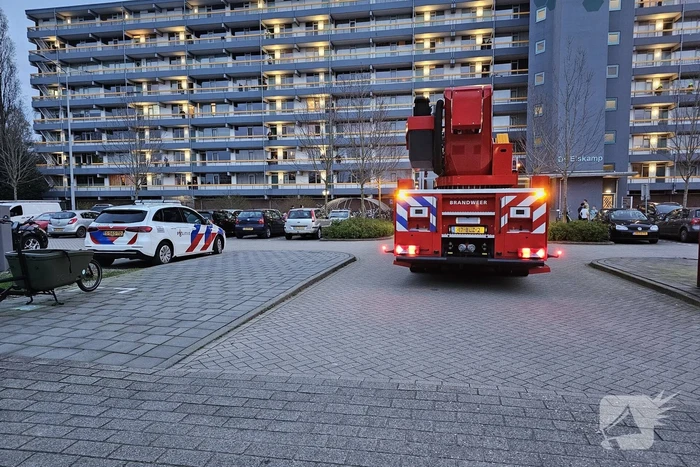 Rook uit flatwoning op vierde etage