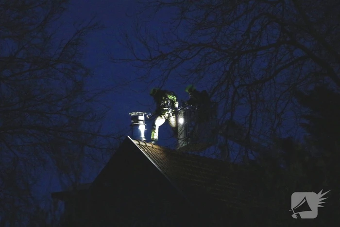 Weg afgesloten wegens schoorsteenbrand