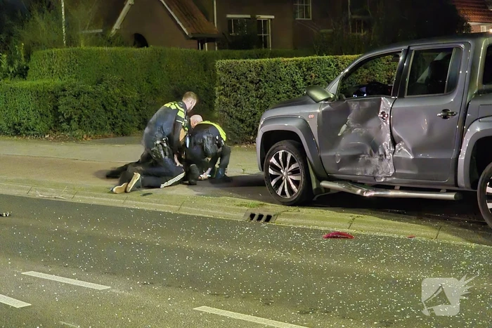 Auto op de zijkant na ongeluk