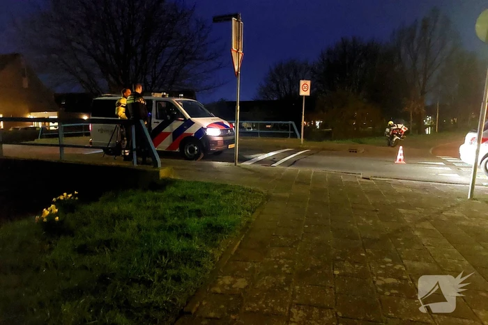 Fietser geschept bij rotonde