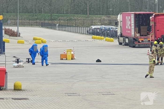 Hulpdiensten groots ingezet voor lekkage gevaarlijke stof in bedrijfspand