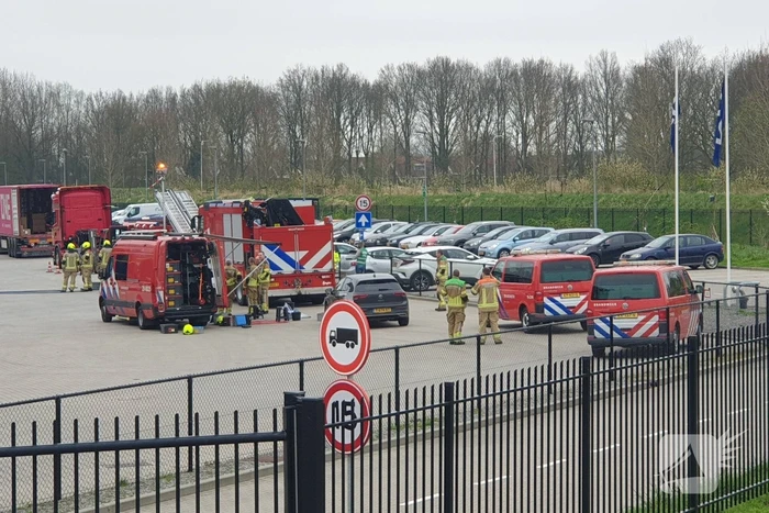 Hulpdiensten groots ingezet voor lekkage gevaarlijke stof in bedrijfspand