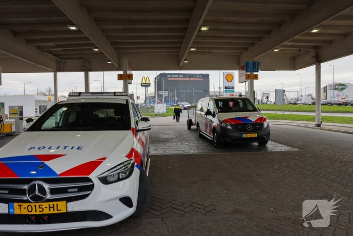 Man met verward gedrag laat tas achter in fast-food restaurant