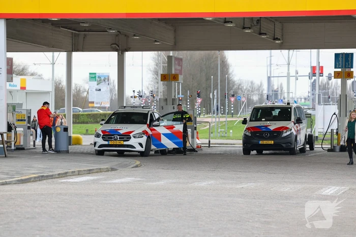 Man met verward gedrag laat tas achter in fast-food restaurant