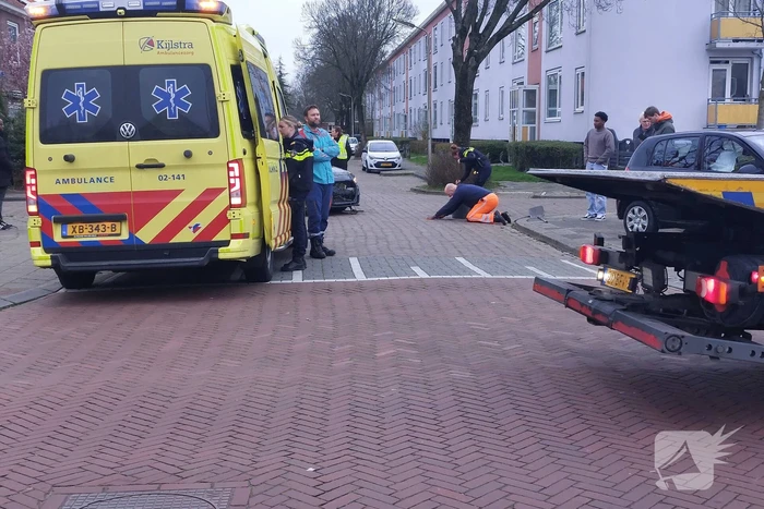 Twee personenauto's met elkaar in botsing
