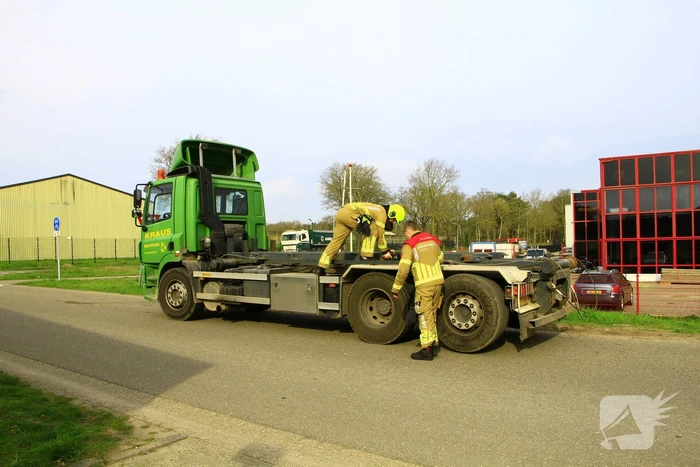 Rookontwikkeling bij chassis van vrachtwagen