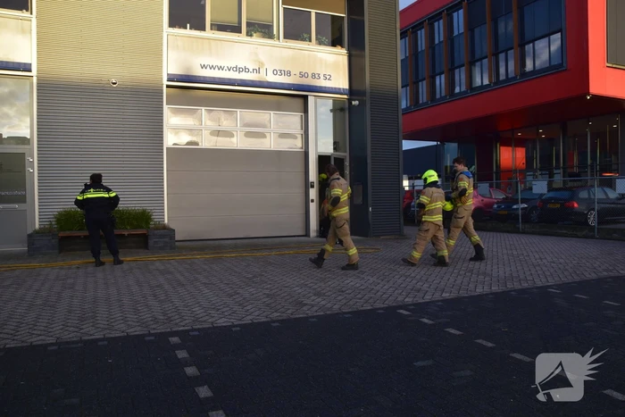 Brand in bedrijfspand zorgt voor rookontwikkeling