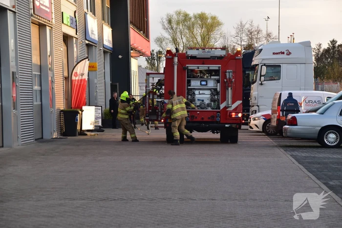 Brand in bedrijfspand zorgt voor rookontwikkeling
