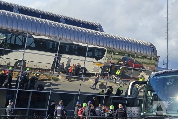 XR dringt eindhoven airport binnen