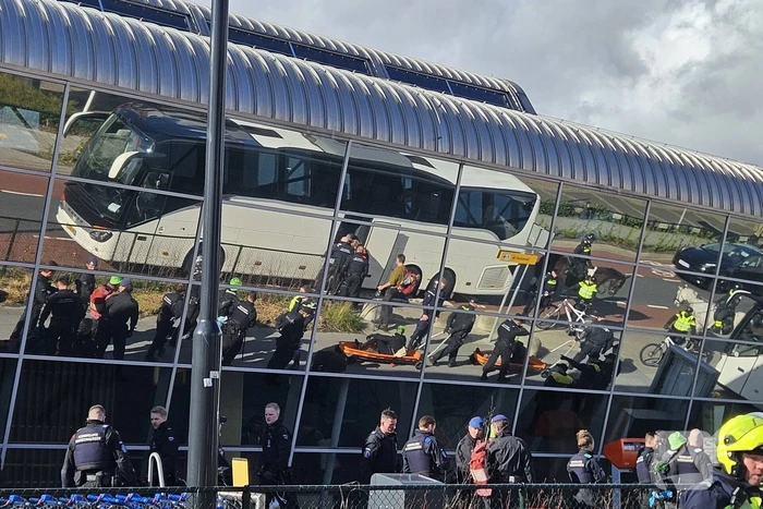 XR dringt eindhoven airport binnen