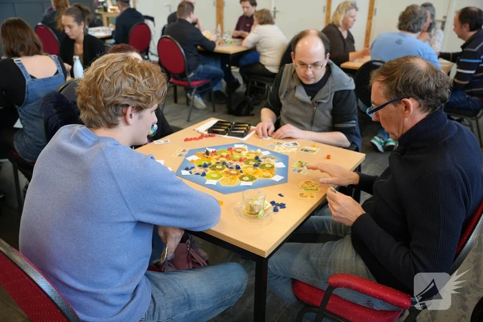Liefhebbers van Kolonisten van Catan spelen toernooi