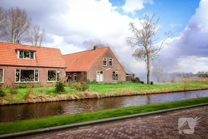Felle brand aanbouw van voormalige manege