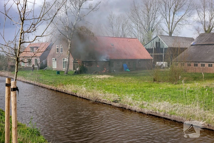 Felle brand aanbouw van voormalige manege