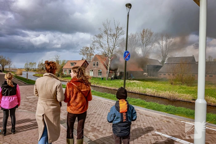 Felle brand aanbouw van voormalige manege