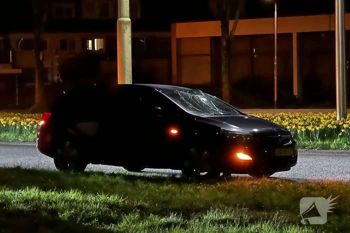 Auto fiks beschadigd na aanrijding met Fatbike