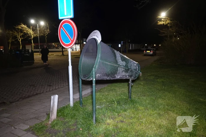 Politie blust brand in afvalvangnet
