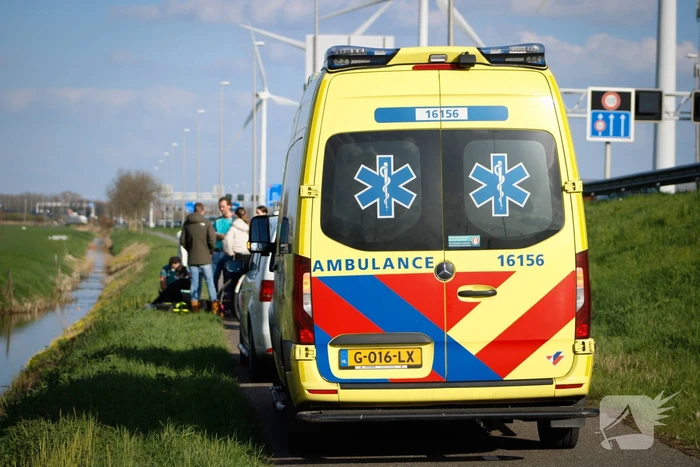Meerdere fietsers onderuit na botsing met crossbrommer