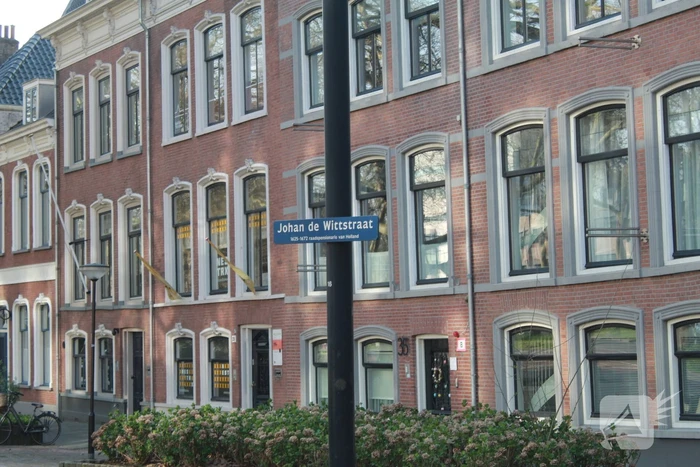 Hulpdiensten groots ingezet voor persoon op dak met verward gedrag