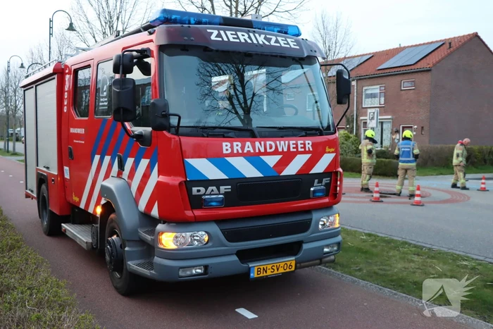 Brandweer doet onderzoek naar vreemde lucht in woning