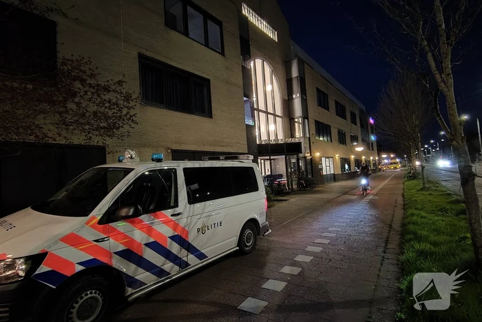Persoon gewond na steekpartij in appartementencomplex