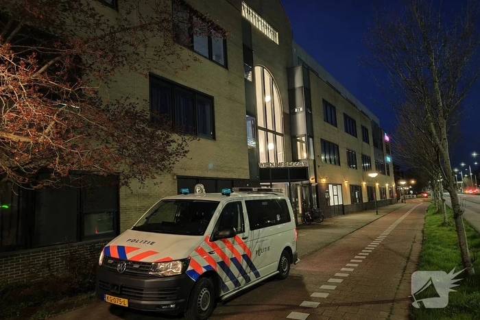 Persoon gewond na steekpartij in appartementencomplex