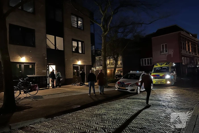 Persoon gewond na steekpartij in appartementencomplex