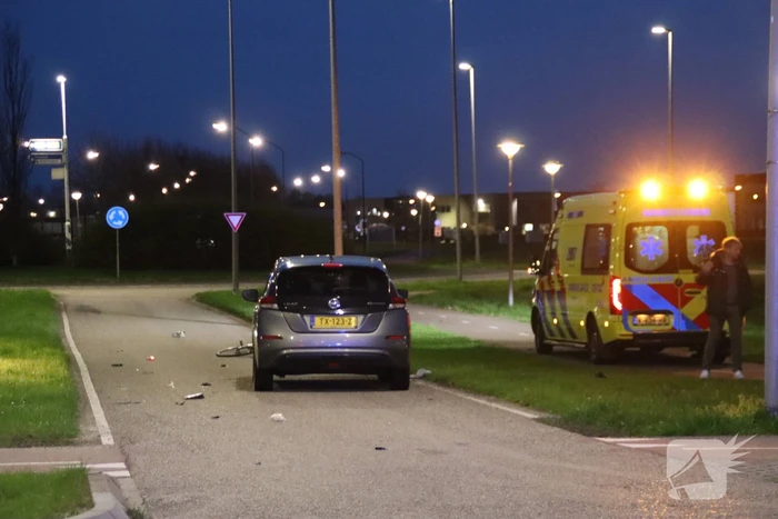 Fietser ernstig gewond bij aanrijding met personenauto
