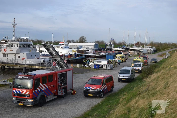 Overleden persoon door duikers van de marine boot aangetroffen