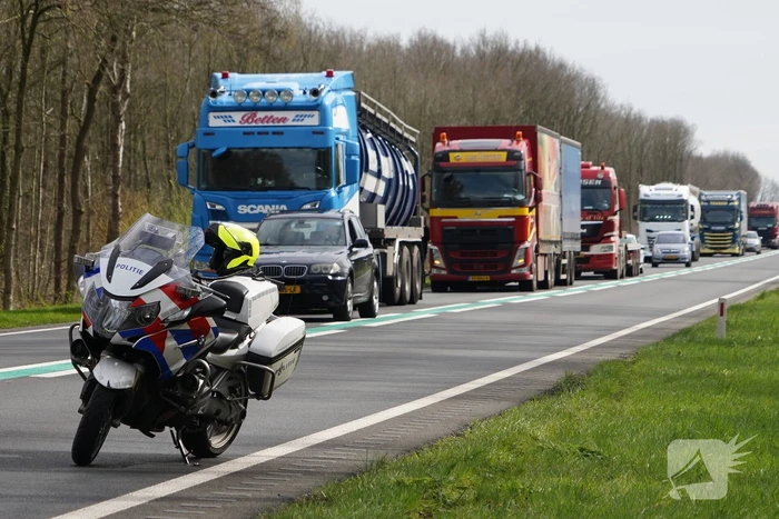 Ravage na ongeval tussen meerdere voertuigen