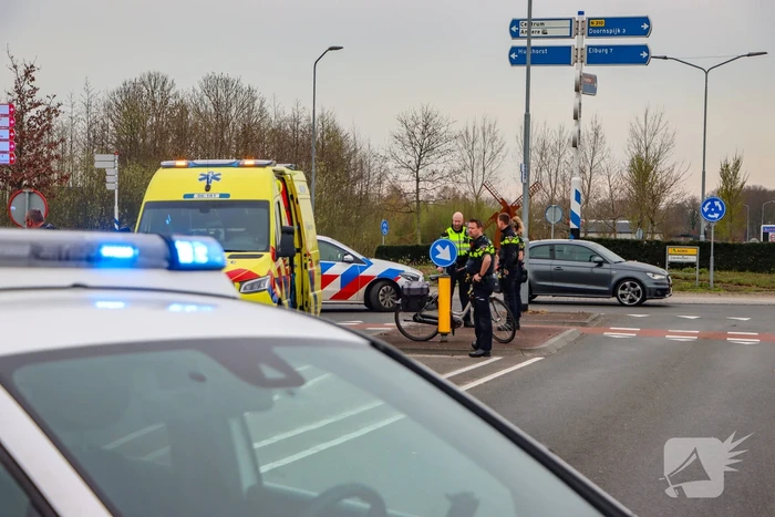 Fietser aangereden door tractor