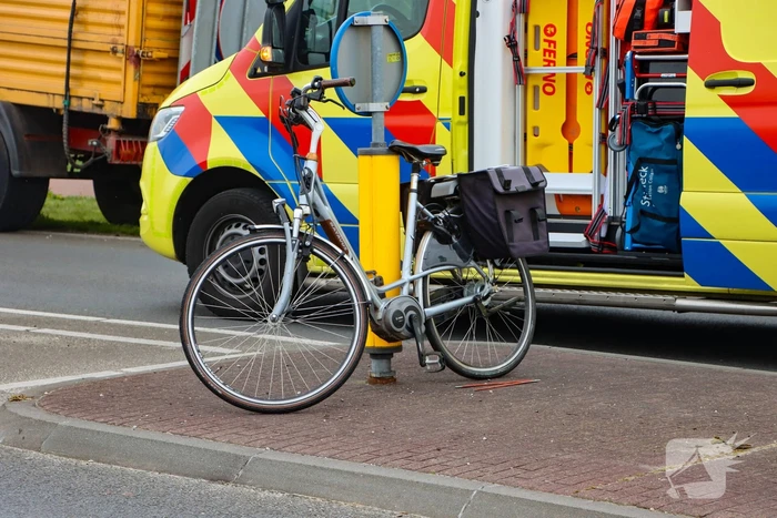Fietser aangereden door tractor