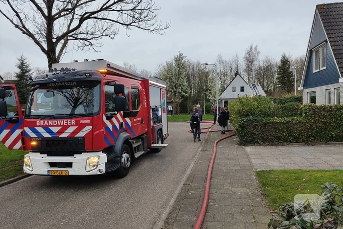 Brandweer ingezet voor brand in nok van dak