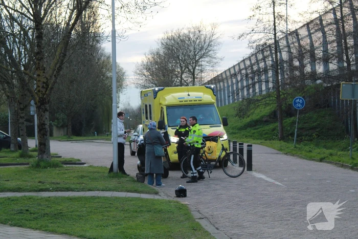 Maaltijdbezorger en fietser botsen