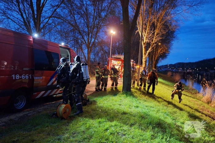 Veel hulpdiensten aanwezig vanwege fietsje langs waterkant